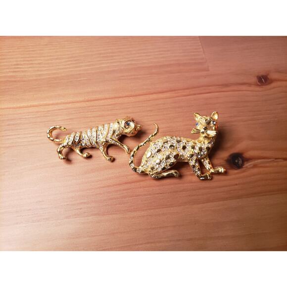 Vintage 80's Pair Gold-tone Black Enamel Leopard Tiger Pin Brooch Green Eyes - Picture 2 of 3